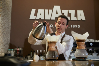 Производитель кофе Lavazza приостанавливает деятельность в России